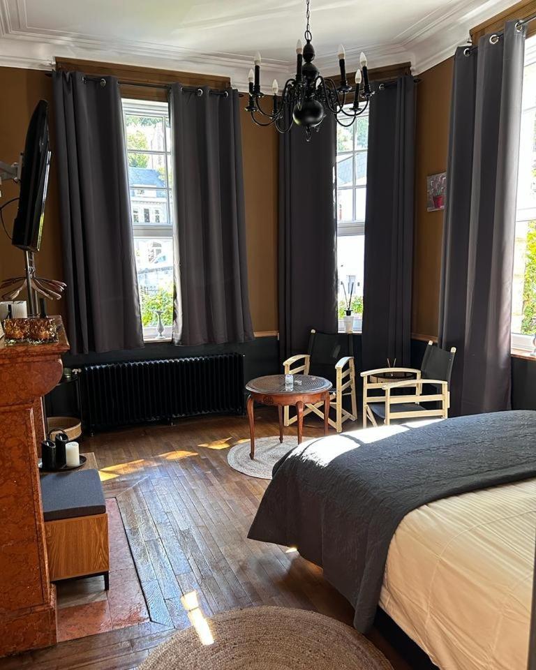 Monsieur Michel Hotel Динант Екстериор снимка